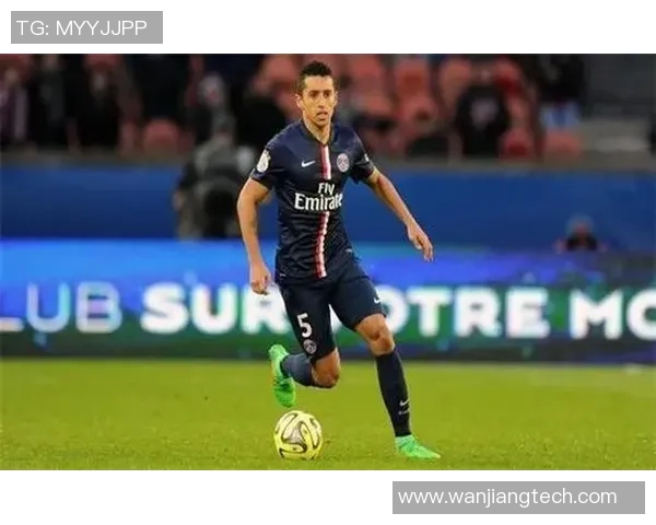 马尔基尼奥斯：从巴西足球新星到世界顶级后卫的成长之路